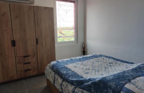 Palau-del-Vidre Apartamento | Appartement rénové avec clim, piscine, WiFi et parking à Palau-del-Vidre - FR-1-776-108