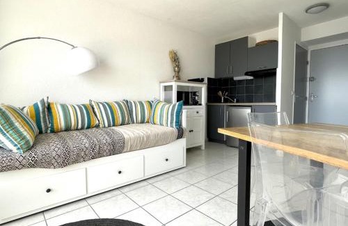 La Cote Radieuse Apartamento | Appartement rénové avec piscine commune, 4 couchages, climatisé, wifi, terrasse vue mer - FR-1-748-3