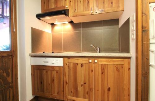 Montchavin Apartamento | Appartement rénové proche centre, 2 chambres, 6 pers, balcon, casiers à skis - FR-1-181-2458