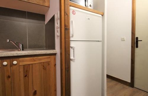 Montchavin Apartamento | Appartement rénové proche centre, 2 chambres, 6 pers, balcon, casiers à skis - FR-1-181-2458