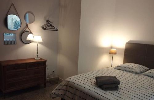 Nerac Apartamento | Appartement RDC et cour privée.