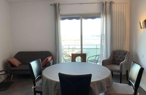 Perros-Guirec Apartamento | Appartement refait à neuf avec vue mer, WIFI et balcon à Perros-Guirec - FR-1-368-59