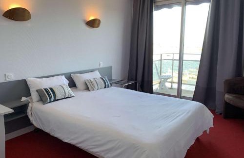Perros-Guirec Apartamento | Appartement refait à neuf avec vue mer, WIFI et balcon à Perros-Guirec - FR-1-368-59