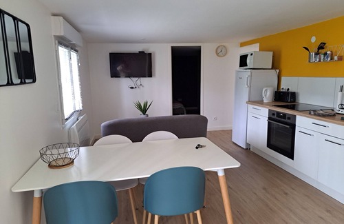 Avrille Apartamento | Appartement Refait à Neuf Tout Équipé en RDC Avec Jardin Terrasse ,barbecue