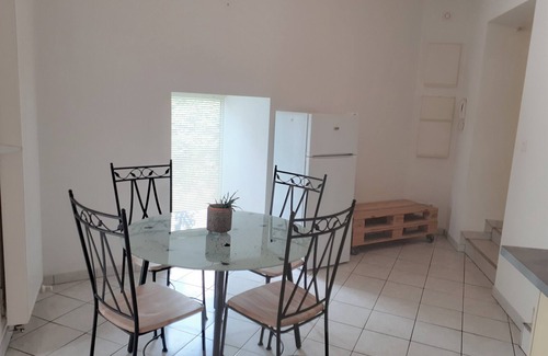 Tence Apartamento | Appartement Rez de Chaussée Avec Terrasse au Centre Ville de Tence