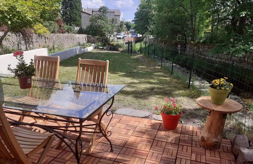 Tence Apartamento | Appartement Rez de Chaussée Avec Terrasse au Centre Ville de Tence