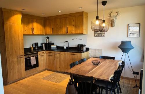 Le Planellet Apartamento | Appartement rez de jardin Megeve
