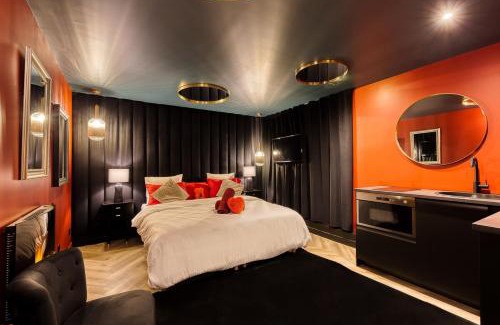 Les Gondoles Apartamento | Appartement Rouge Elegance & Miroirs RER C