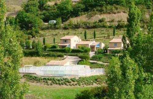 La Roche-sur-le-Buis Apartamento | Appartement spacieux à La Roche-sur-le-Buis avec piscine privée.