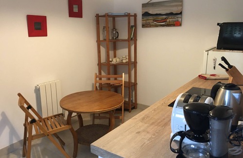 Vierville-sur-Mer Apartamento | Appartement sur Jardin à 500m de la Plage d Omaha Beach
