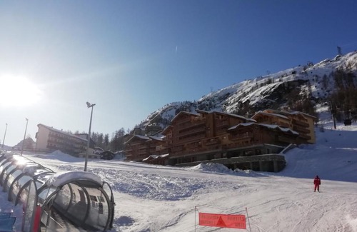 Les Boisses Apartamento | Appartement Soleil Blanc Résidence Lodge des neiges