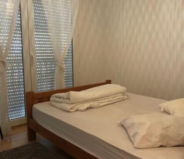 Esquieze-Sere Apartamento | Appartement spacieux 3 chambres avec balcon et parking privé