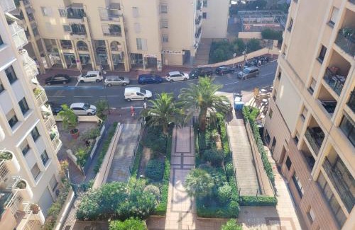 Cannes La Bocca Apartamento | Appartement spacieux climatisé piscines