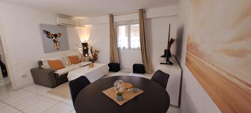 Cannes La Bocca Apartamento | Appartement spacieux climatisé piscines