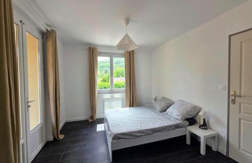 Salernes Apartamento | Appartement spacieux et lumineux