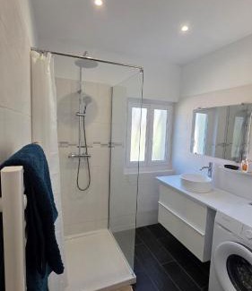 Salernes Apartamento | Appartement spacieux et lumineux