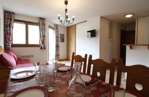Val Cenis Apartamento | Appartement spacieux 6 pers au pied des pistes avec balcon, parking et WiFi - FR-1-508-120