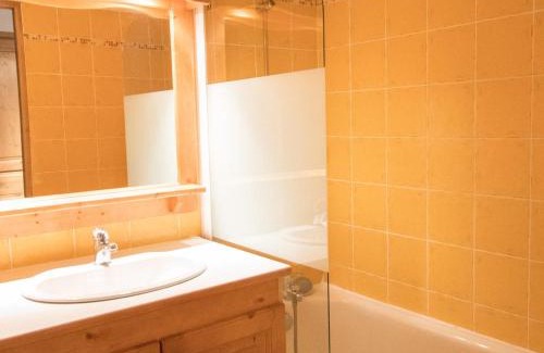 Val Cenis Apartamento | Appartement spacieux pour 6 au pied des pistes avec PARKING et WIFI - FR-1-508-27