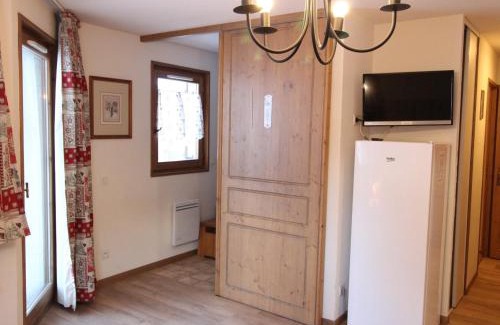Val Cenis Apartamento | Appartement spacieux 6 pers au pied des pistes avec balcon, parking et Wi-Fi - Val Cenis - FR-1-508-51