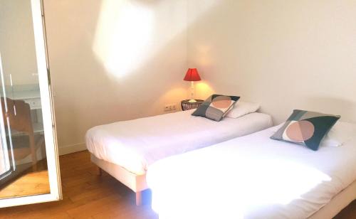 Perros-Guirec Apartamento | Appartement spacieux à 200 m de la plage - Hôtel de l'Europe
