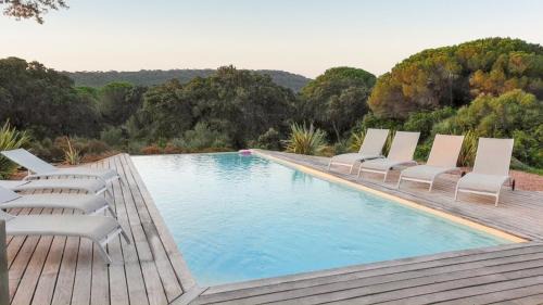 Santa Giulia Apartamento | Appartement spacieux à Porto-Vecchio avec piscine partagéeB