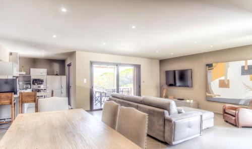 Santa Giulia Apartamento | Appartement spacieux à Porto-Vecchio avec piscine partagéeB