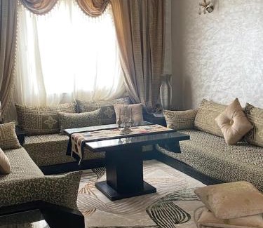 Ain Sebaa Apartamento | Appartement Spacieux & Moderne, 2 min Gare, 10 min Plage, Parking Gratuit
