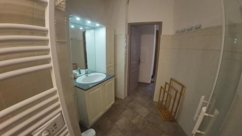 Belgodere Apartamento | Appartement Spacieux Vue Montagne- Parking gratuit- Proche ÎLE ROUSSE