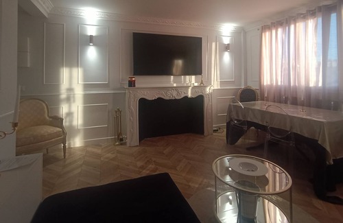 Livry-Gargan Apartamento | Appartement Suite Charmant et Spacieux Décor Haussmannien