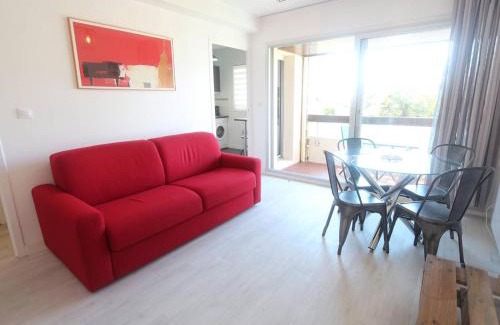 Benodet Apartamento | Appartement T2 à Bénodet, refait à neuf, balcon, plage à pied, parking, classé 2 étoiles - FR-1-481-64