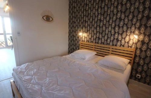 Benodet Apartamento | Appartement T2 à Bénodet, refait à neuf, balcon, plage à pied, parking, classé 2 étoiles - FR-1-481-64