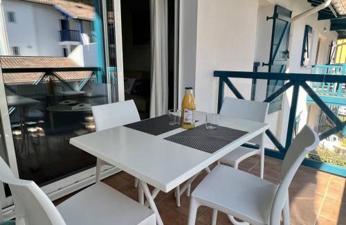 Cambo-les-Bains Apartamento | Appartement T2 à Cambo-les-Bains avec piscine, terrasse et parking privé, proche des thermes - FR-1-495-82