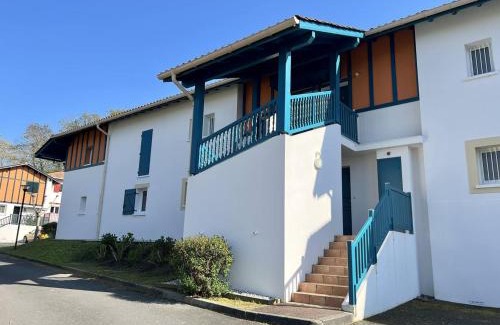 Cambo-les-Bains Apartamento | Appartement T2 à Cambo-les-Bains avec piscine, terrasse et parking privé, proche des thermes - FR-1-495-82