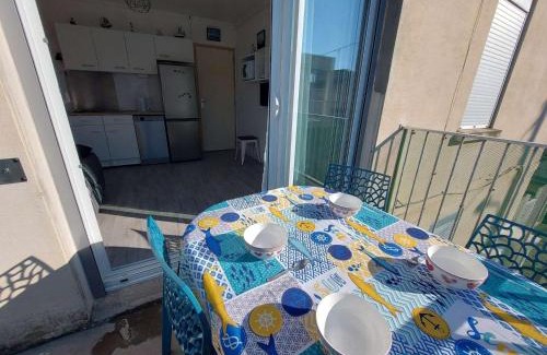 Marseillan Plage Apartamento | Appartement T2 à Marseillan Plage : terrasse, jardin, parking, proche plage et commerces - FR-1-326-796