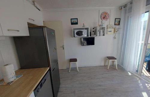 Marseillan Plage Apartamento | Appartement T2 à Marseillan Plage : terrasse, jardin, parking, proche plage et commerces - FR-1-326-796