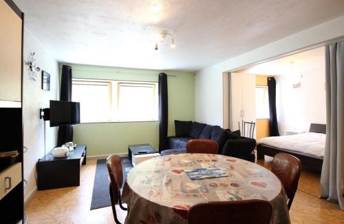 Mont-Dore Apartamento | Appartement T2 au Mont-Dore, pied des pistes, parking inclus, capacité 4 pers. - FR-1-415-154