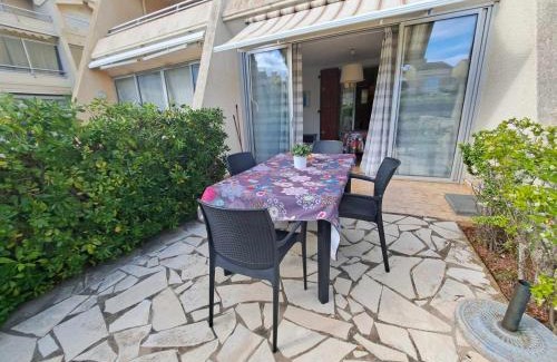 Marseillan Plage Apartamento | Appartement T2 avec Piscine, Terrasse et Parking Privé à Marseillan - FR-1-326-827