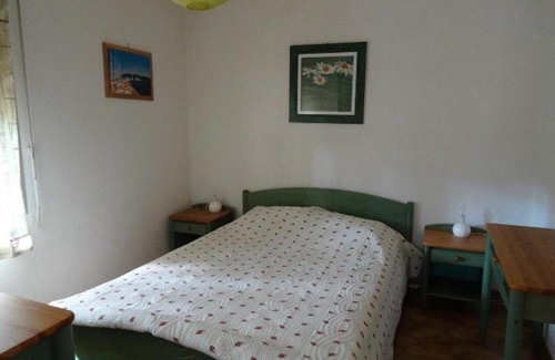 Toulon - Hyeres Apartamento | Appartement T2 Cabine avec Grande Terrasse, Proche Port, Plages et Commerces, Parking Inclus - FR-1-335-178