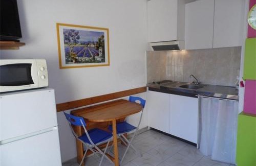 Marseillan Apartamento | Appartement T2 cabine avec terrasse, proche plage, parking privé, pour 4 personnes. - FR-1-326-547