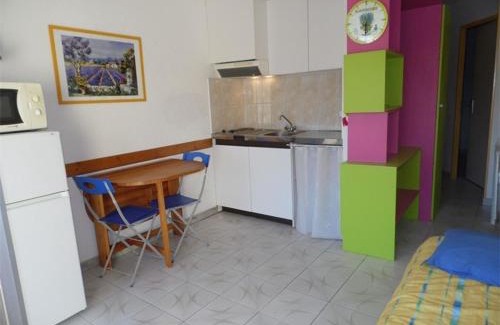 Marseillan Apartamento | Appartement T2 cabine avec terrasse, proche plage, parking privé, pour 4 personnes. - FR-1-326-547