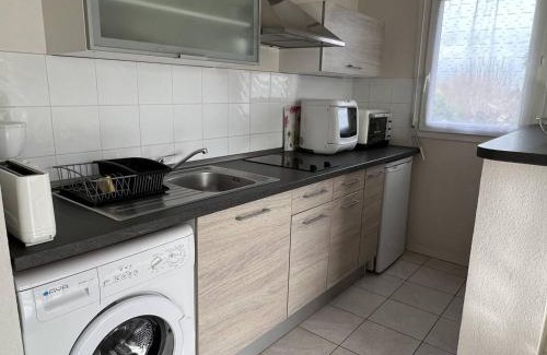Cambo-les-Bains Apartamento | Appartement T2 Confortable avec Terrasse, Proche Centre Ville et Thermes, Cambo-les-Bains - FR-1-495-30