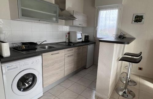 Cambo-les-Bains Apartamento | Appartement T2 Confortable avec Terrasse, Proche Centre Ville et Thermes, Cambo-les-Bains - FR-1-495-30