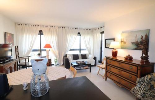 Annecy-le-Vieux Apartamento | Appartement T2 de 60m² à Annecy-le-Vieux, grande terrasse aménagée, proche lac et commerces - FR-1-432-74