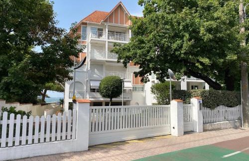 Arcachon Apartamento | Appartement T2 en Front de Mer à Arcachon, Accès Direct Plage, Parking, Animaux Admis - FR-1-374-201