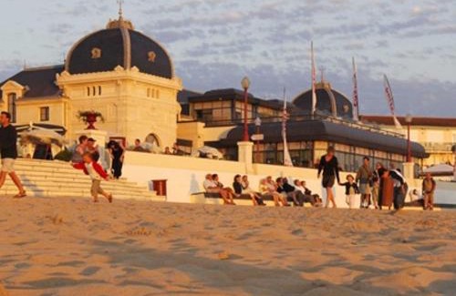 Quartier du Casino Apartamento | Appartement T2 à 50m de la plage avec cour, Wifi et équipements bébé – 4 pers, Châtelaillon-Plage - FR-1-535-17
