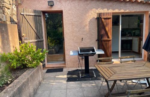 Sainte-Maxime Apartamento | Appartement T2 independant dans mas isole