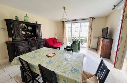Cambo-les-Bains Apartamento | Appartement T3 avec Terrasse et Piscine, 4 Couchages, Proche Centre-Ville - Cambo-les-Bains - FR-1-495-18