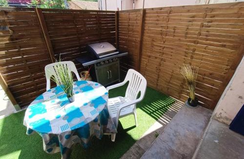 Lamalou-les-Bains Apartamento | Appartement tout équipé avec terrasse à 600m du centre thermal
