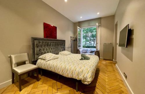 Champs-Elysees Apartamento | Appartement Tour Eiffel Montaigne