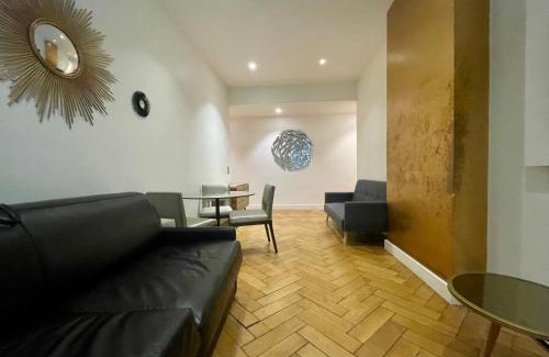 Champs-Elysees Apartamento | Appartement Tour Eiffel Montaigne